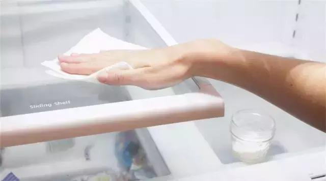 冰箱结很厚的冻只需一招解决,冰箱结了厚厚的霜怎么办