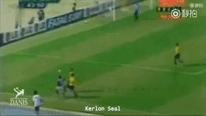 球场上那些不可思议的进球,球场上匪夷所思的规则