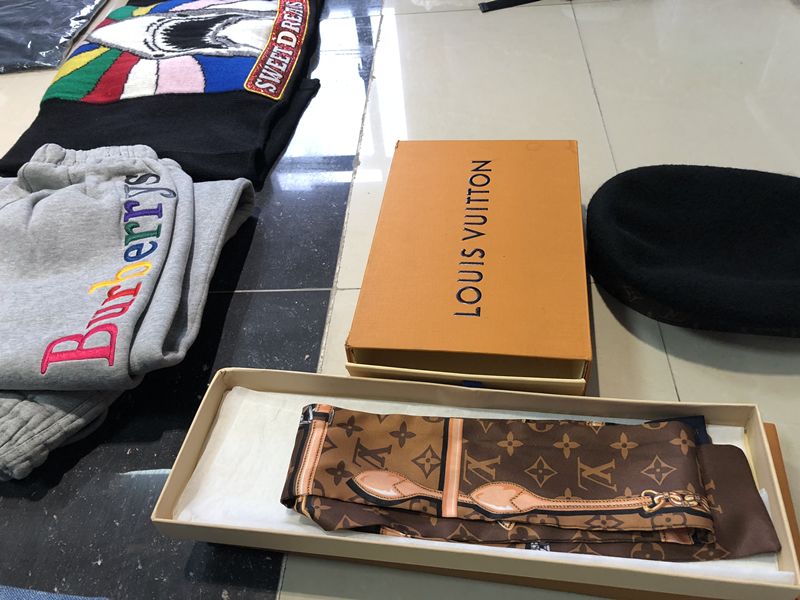 警方刚刚查获！苏州人朋友圈代购的爱马仕、Gucci可能是假的……