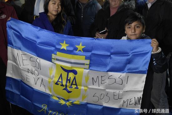 我的梦想是一名足球运动员,我的梦想是一名篮球冠军