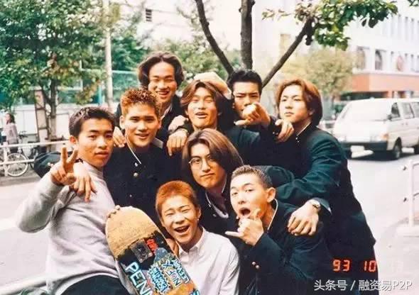 有钱是不是可以坐上火箭去太空,日本亿万富翁上月球