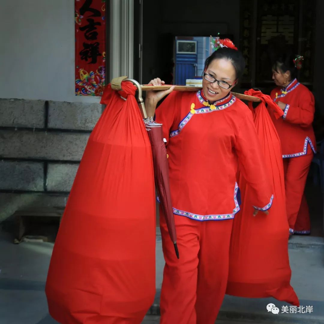 女儿“送秋”礼古朴见真情