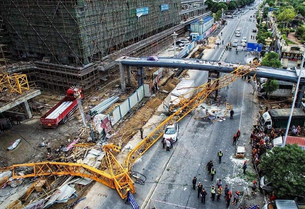 塔式起重机附着和顶升,简述塔式起重机顶升作业注意事项