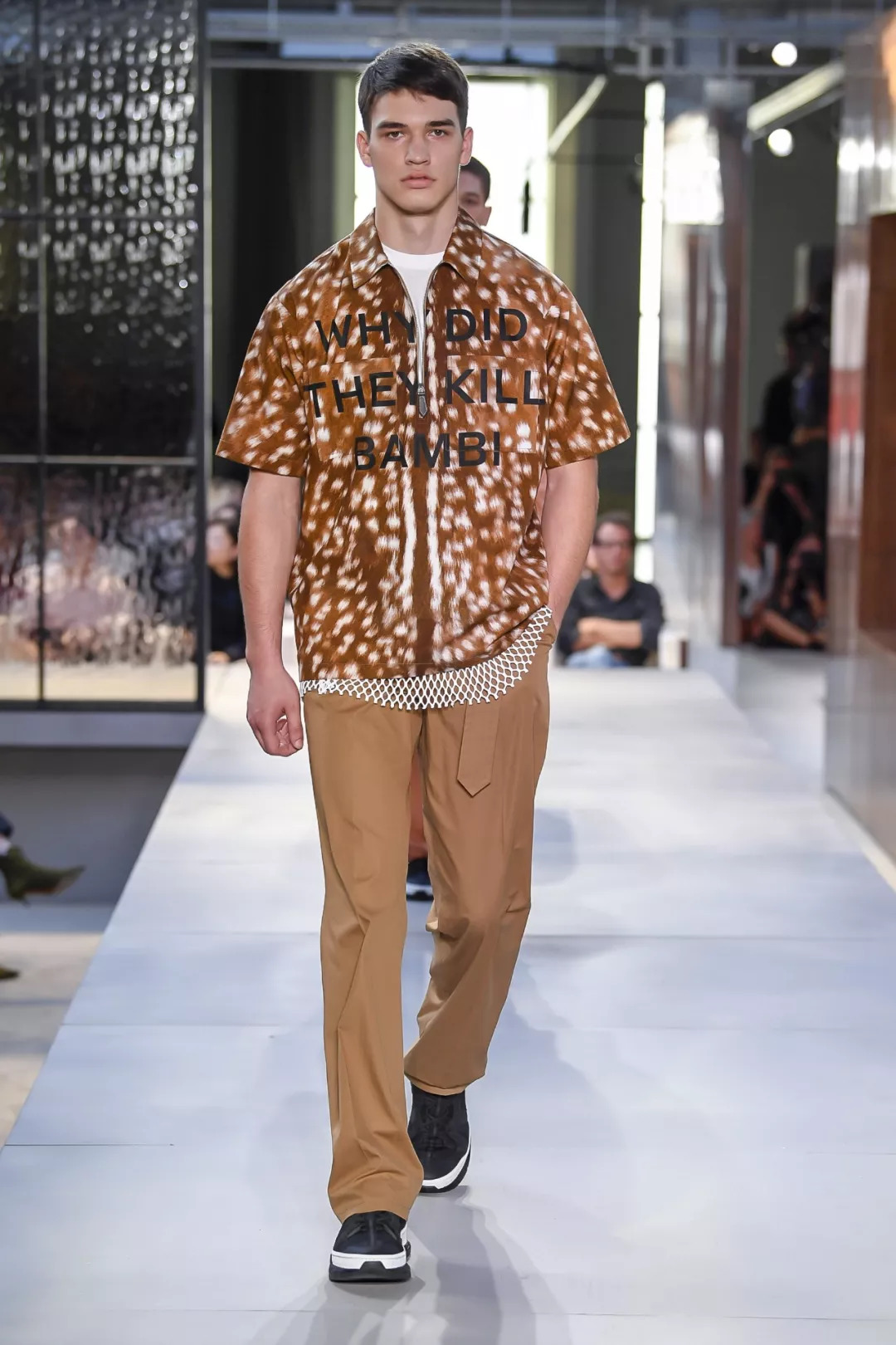 celine和burberry哪个好,burberry和celine的价格