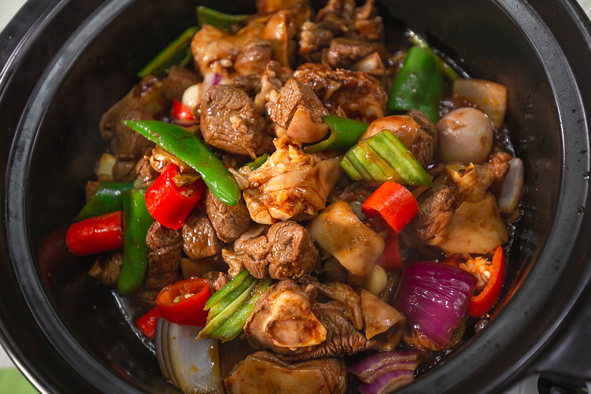 要火！用鲍鱼熬的精华汤底，还涮着“透明”的菜！