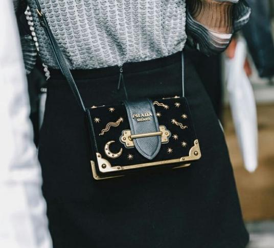 皮质包包脏了,大牌包包怎么清洗和保养