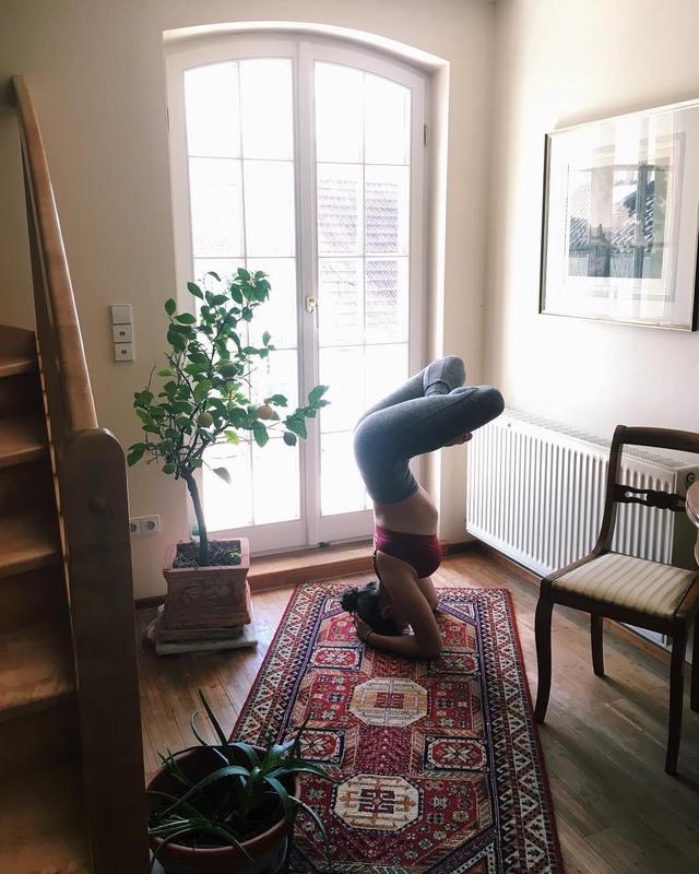 瑜伽锻炼调理肝胆的瑜伽动作,瑜伽肝胆排毒入门体式