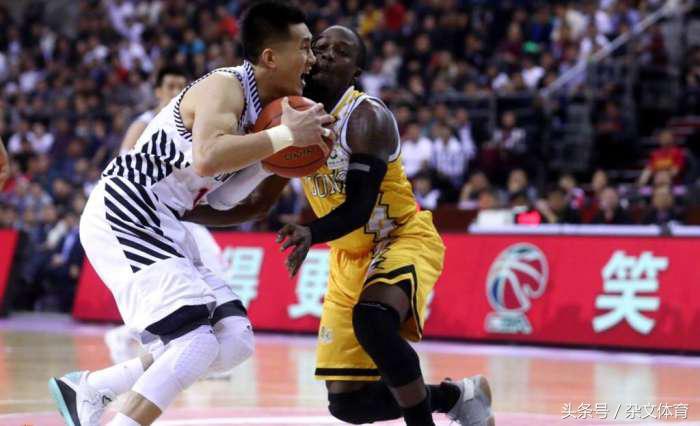 cba最强控卫郭艾伦,郭艾伦右手骨折