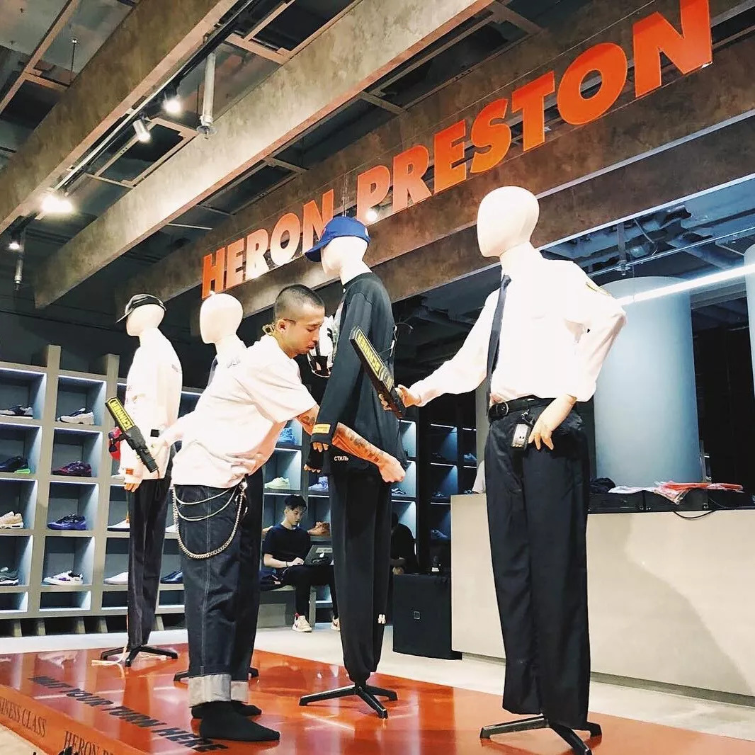 香港购买正品supreme,香港supreme捡漏