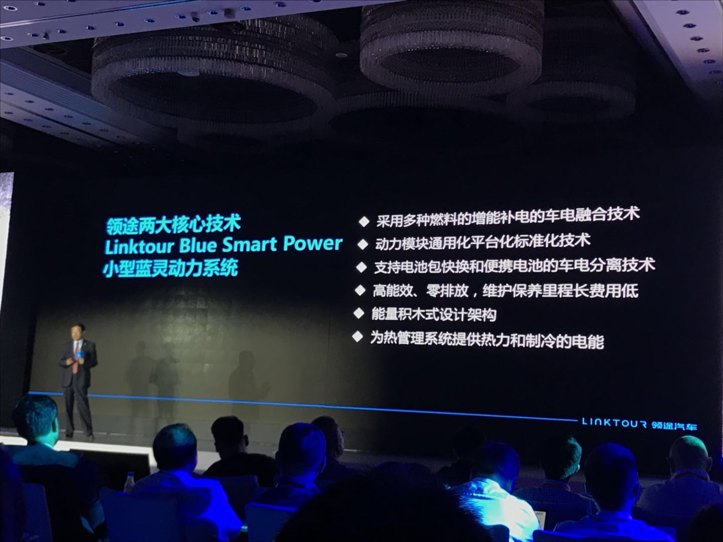 宝马奔驰电动车,小型电动汽车奔驰新能源