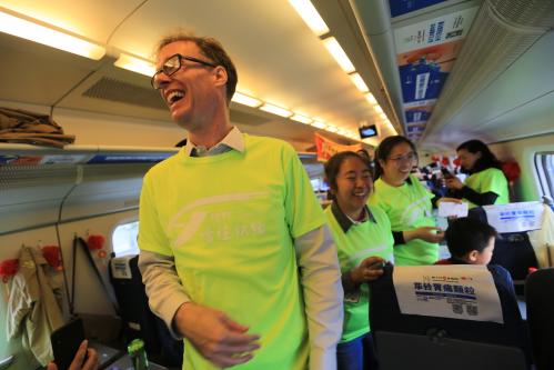 哈佳高铁免费体验,哈佳铁路旅游视频