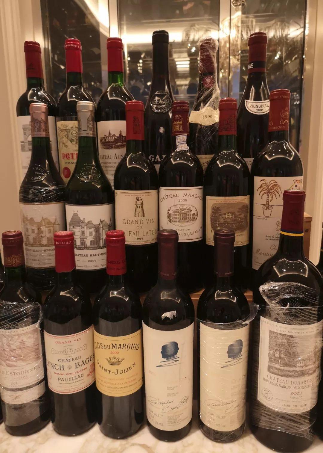 这只“大公鸡”一开业就王炸，5000瓶限量好酒碾压沙雕土豪！