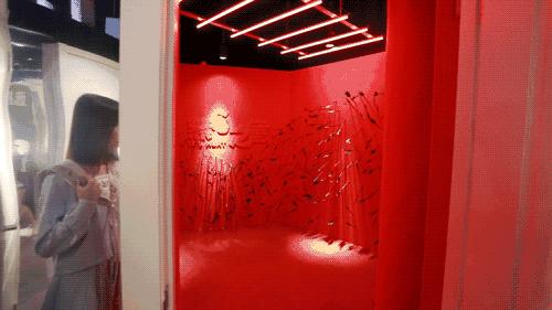 戚薇都来拍拍拍！比IMAX还震撼的沉浸剧场，足足1000㎡共17种主题