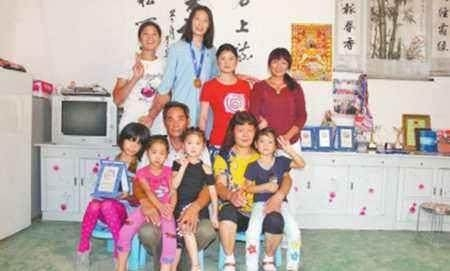 朱婷携妹妹出现大奖赛赛场,朱婷妹妹打排球比赛