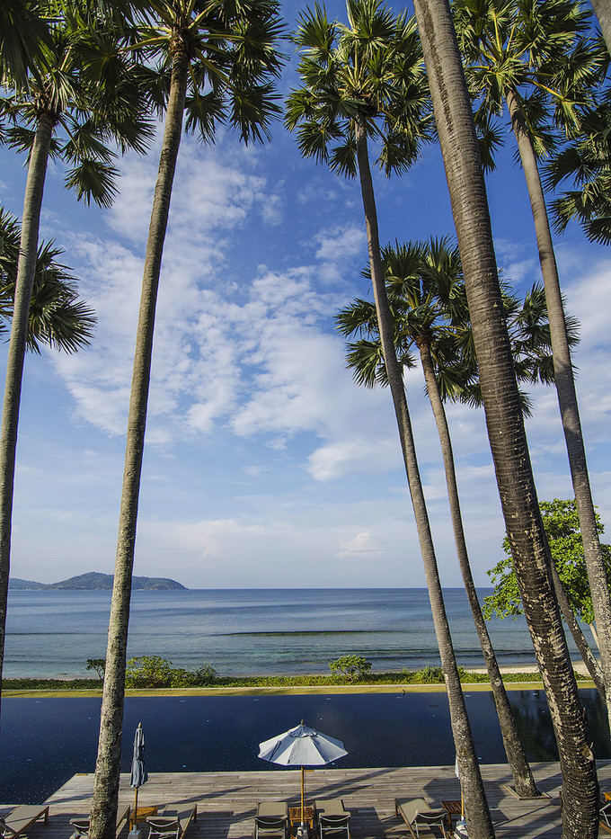 全球婚礼目的地探路：NAKA，悬空在半山腰上的透明火柴盒