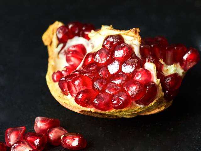 正宗品种嫁接突尼斯软籽石榴,精品高杆突尼斯软籽石榴