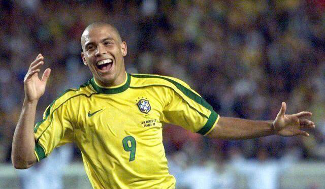 罗纳尔多纪录,罗纳尔多在足球史地位