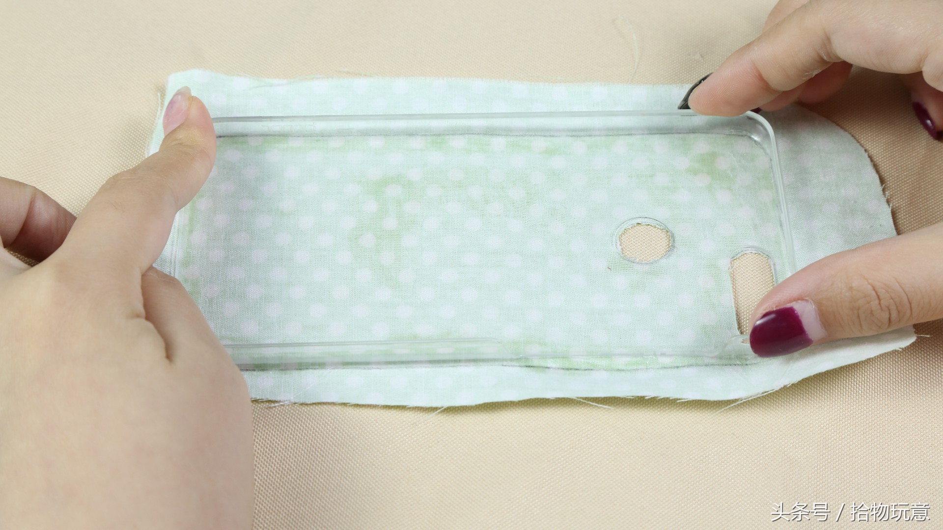 手机壳发黄别扔一招变新是真的吗,手机壳发黄不要扔教你一招解决