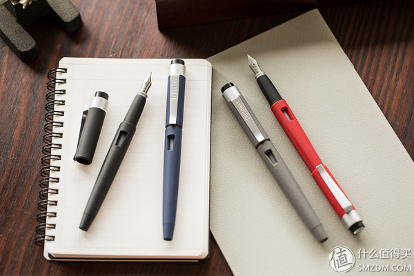 斑马三方联名钢笔,三方联名纯白钢笔