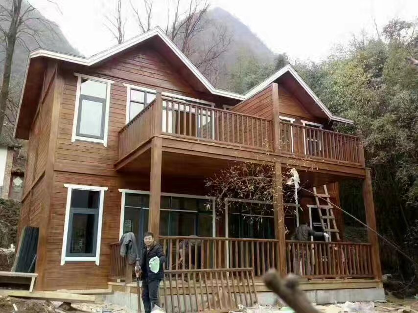 木结构别墅多少钱1平方,木结构别墅建造优缺点是什么