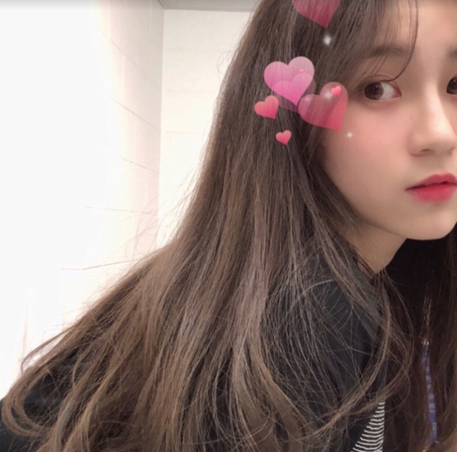 发色秋天显白高级冷棕灰,秋天发色推荐亚麻茶棕