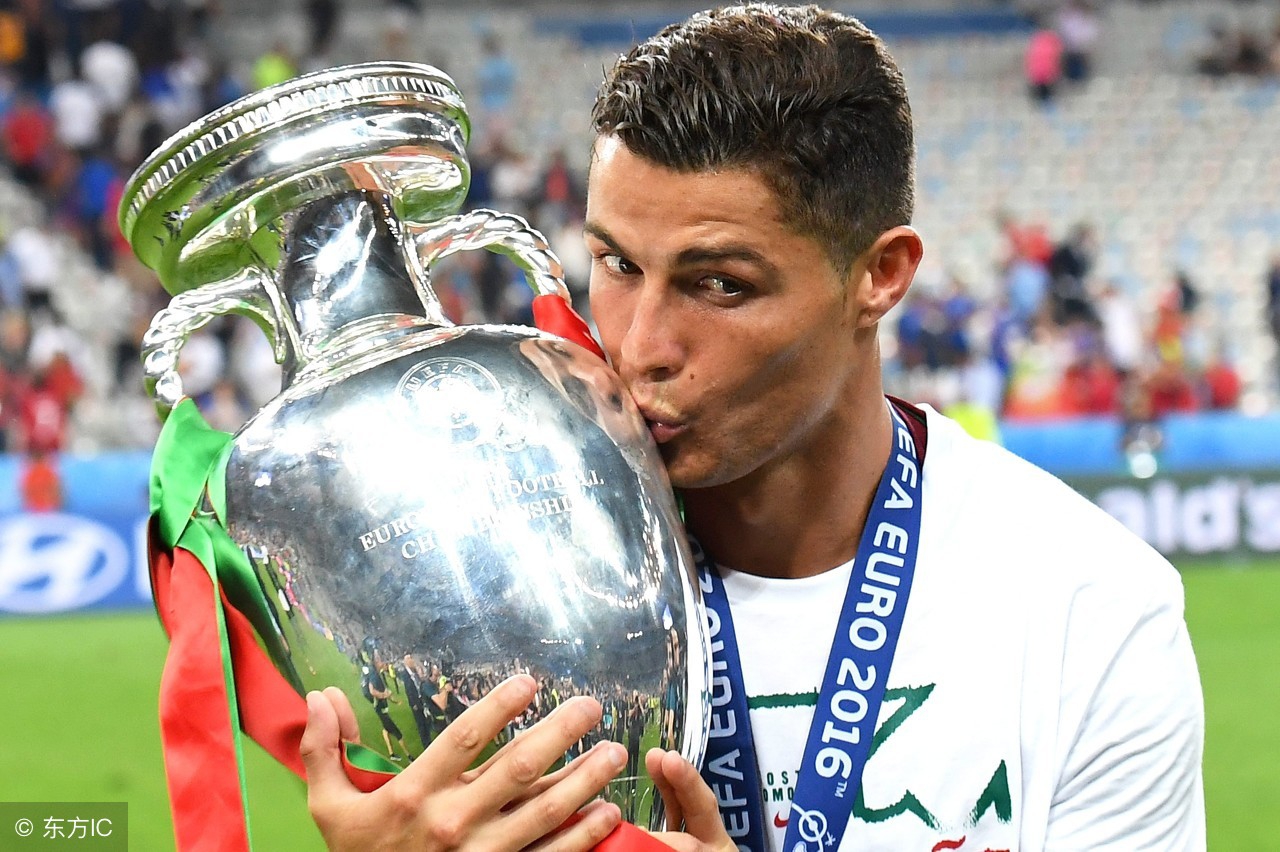 c罗多项数据比皇马出色,c罗在皇马表现最好的一个赛季