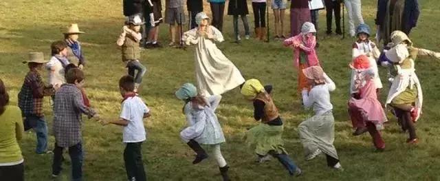 幼儿园五大领域和蒙氏教学哪个好,选择蒙氏幼儿园好还是常规幼儿园