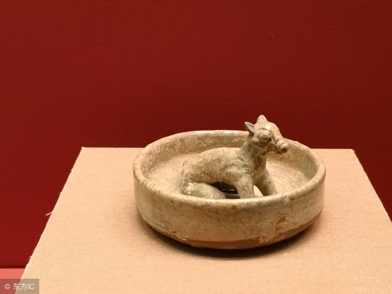 这个平凉人虽然是一国之君，但是却谨慎节俭，勤勉从事