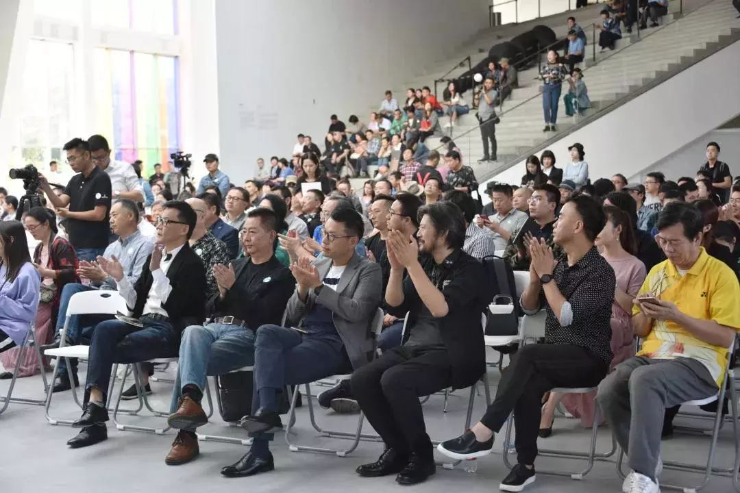 调调Tiao/Diao｜王艺：以一种调侃而深刻的方式，向当代社会“发声”