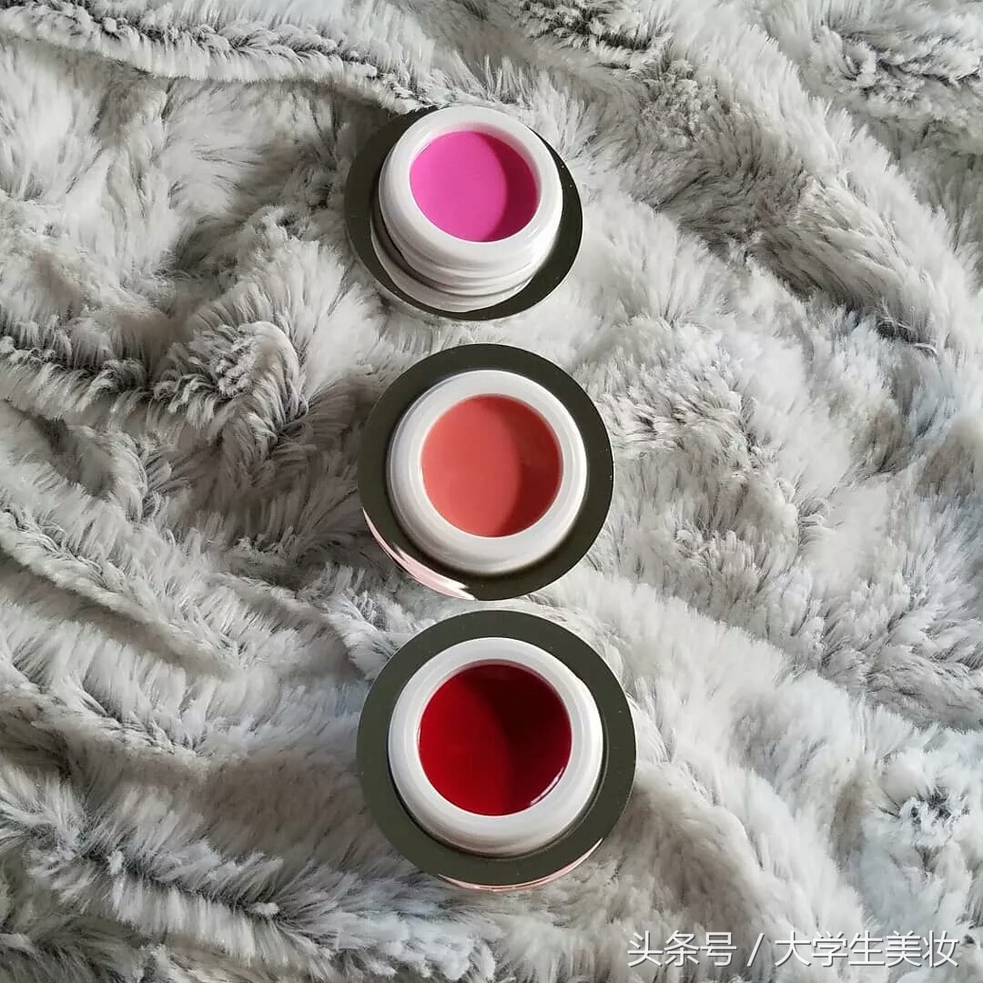 想要粉嘟嘟的嘴唇？来看口碑爆表的秋冬润唇膏