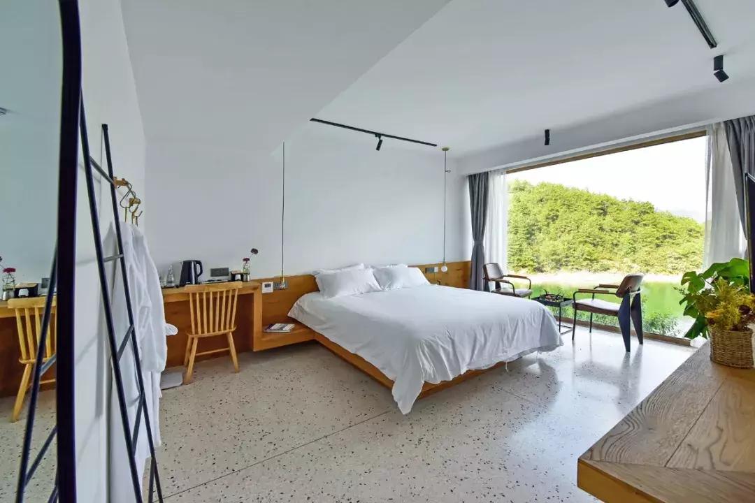 人均350+，住千岛湖最美民宿，吃大鱼头，还有私人小岛定制美拍！