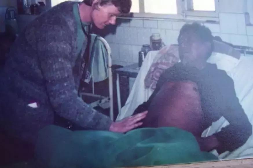 英国老奶奶患癌症,英国72岁老奶奶