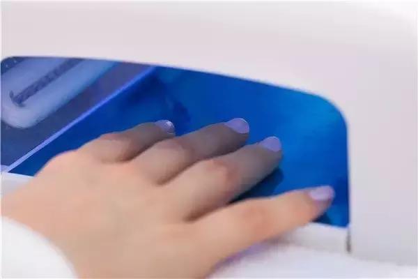 指甲油有毒有害物质有哪些,指甲油真的有毒吗