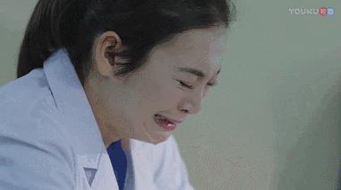 妈妈怀孕了肚子有个裂缝怎么办,孕妇肚子上有妊娠裂纹