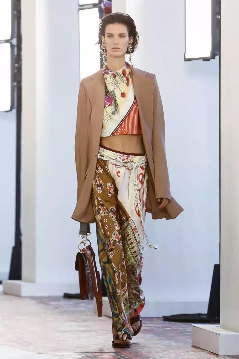 戚薇霸气走秀,唐嫣戚薇机场街拍大全