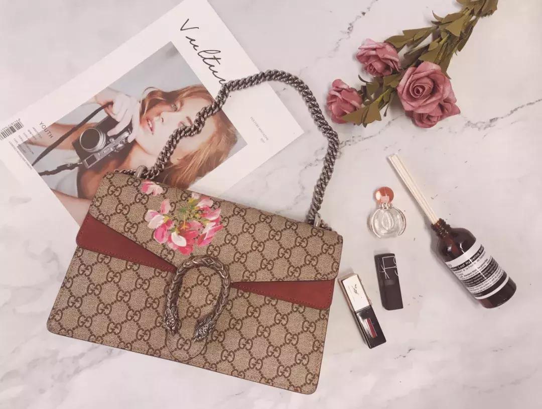 国庆出游包包里装什么,国庆出游带背包还是行李箱