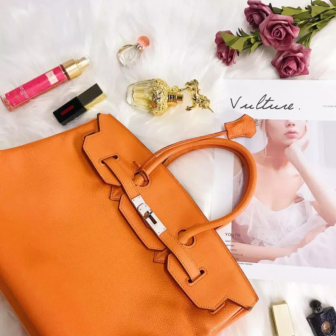 国庆出游包包里装什么,国庆出游带背包还是行李箱