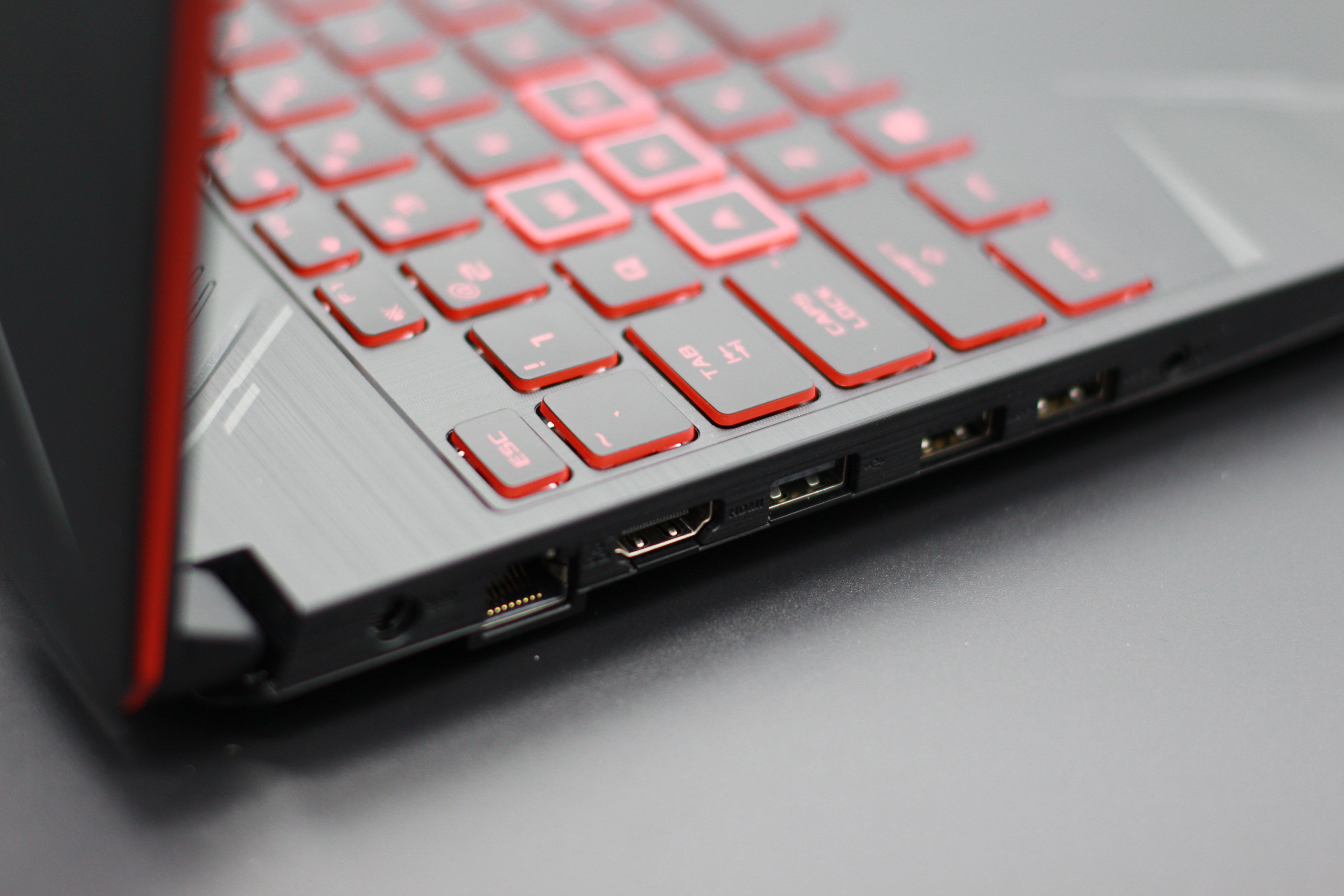 华硕飞行堡垒六电竞金属怎么样,华硕飞行堡垒6金属电竞版