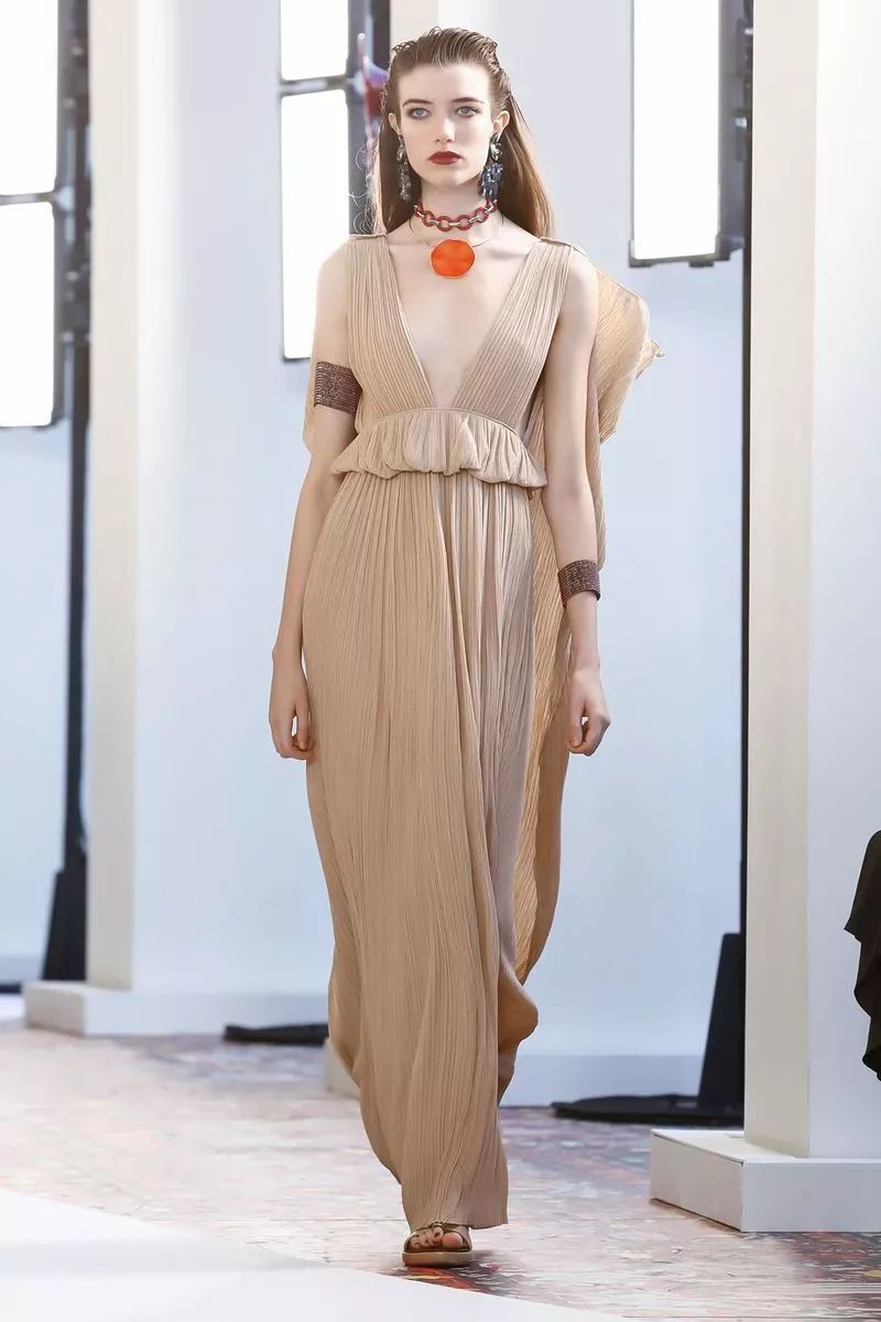 Chloé自由女神开启时尚乌托邦,MaisonMargiela鬼才升级!