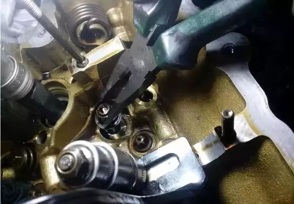 发动机烧机油怎么办解决方案,ea1131.8t发动机烧机油厉害吗