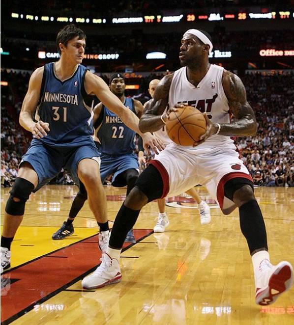 nba03届韦德是榜眼吗,韦德06年夺冠历程