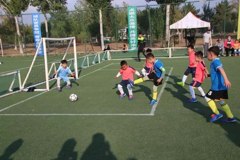 2018年中国足协全国娃娃足球宣传月活动暨“通辽市幼儿园足球超级联赛”欢乐开赛
