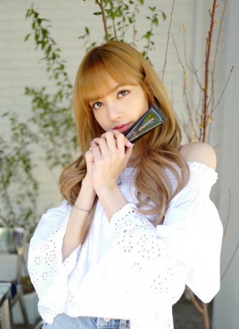 lisa穿搭韩国,lisa最出圈的十大穿搭