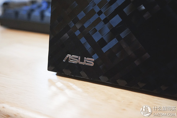 华硕千兆路由器rt-n56u黑金刚亮色,华硕2.5gwifi6路由器评测