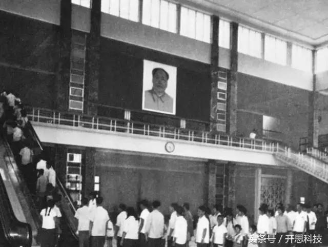 「人老了就开始喜欢怀旧」90年代的广州火车站，究竟有多恐怖？