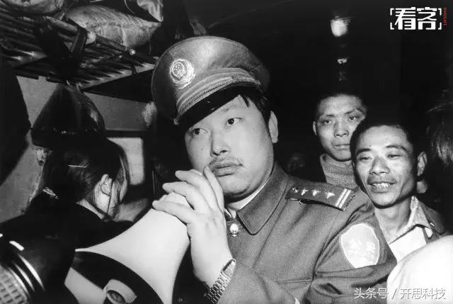 「人老了就开始喜欢怀旧」90年代的广州火车站，究竟有多恐怖？