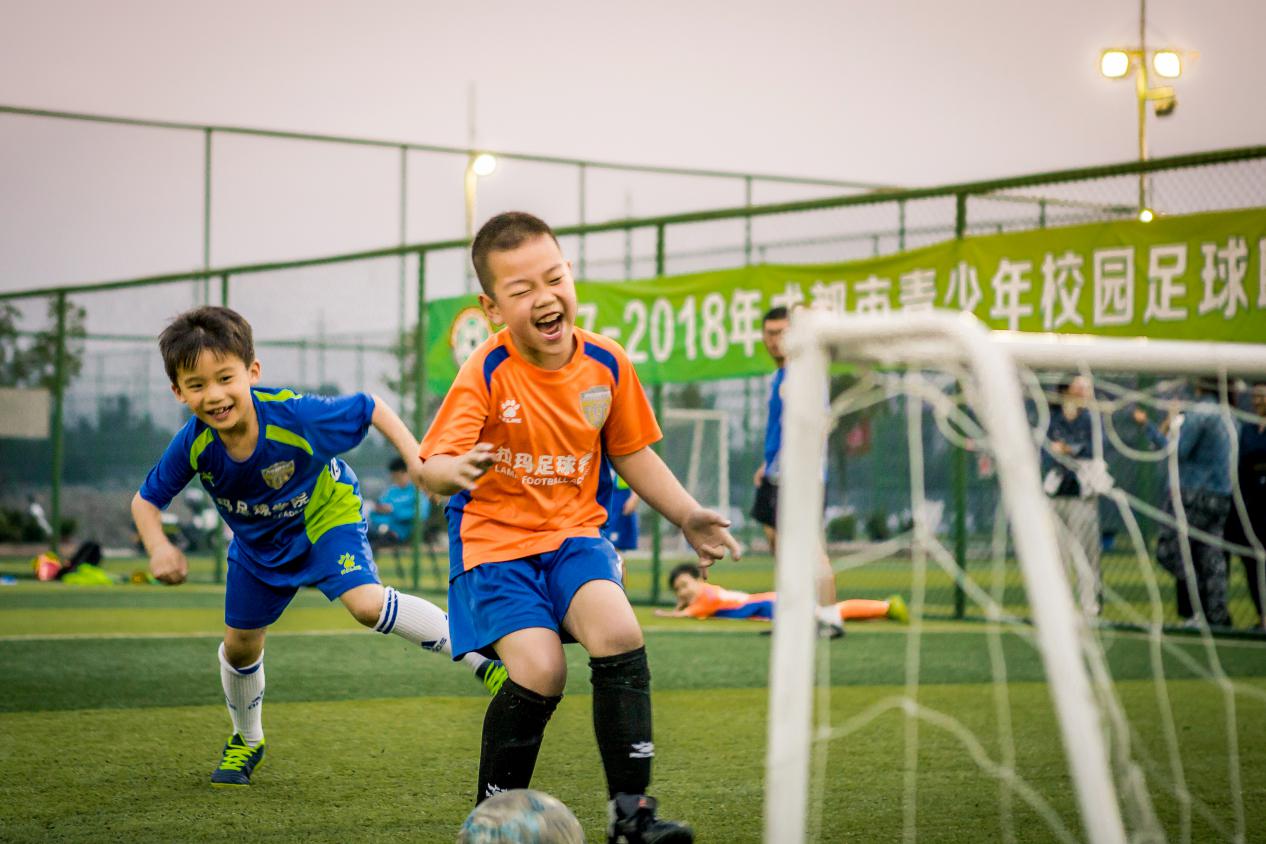 中国足球再一次走上了冲击的征程,中国足球的未来出路