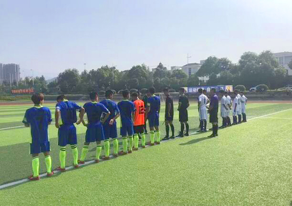 南充金诚足球俱乐部主教练金昌根带队参赛，助力南充队突破