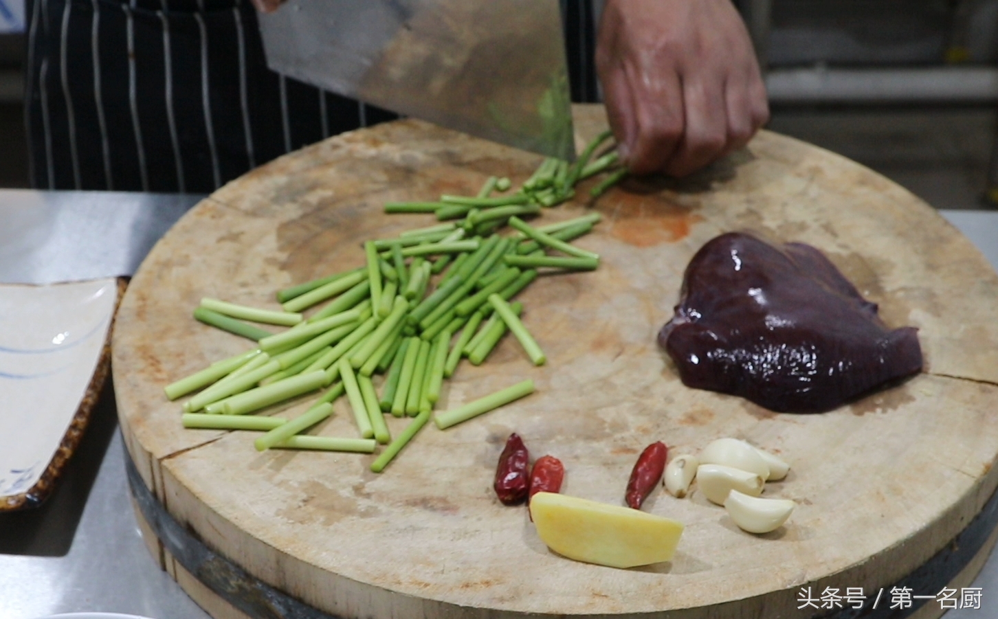 猪肝最嫩的做法,猪肝最好吃的做法视频