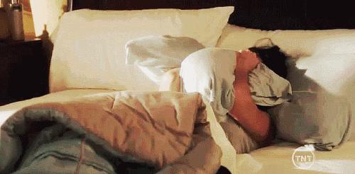 如何把枕头改造成抱枕,靠枕改造成坐垫